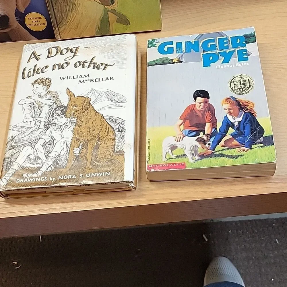 Dogs & Puppy Tales - 8 paperback books about dogs‎